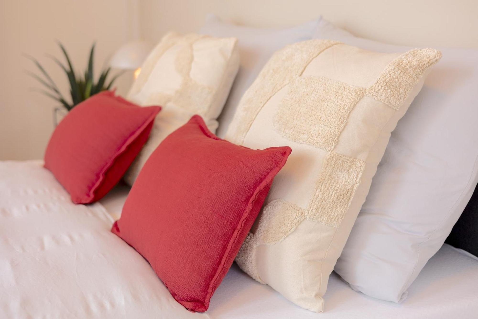 Bright 2br - 5th Floor, Balcony, Free Parking By Gravity Apartmán Praha